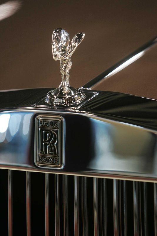 巨额亏损背后的盲目扩张:从Stellantis转型失利看企业战略误判 汽车科技