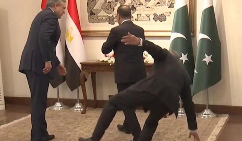  【深度解析】苏丹危机下的中国外交：布尔汉带伤访华的地缘政治逻辑与务实合作路径 新闻