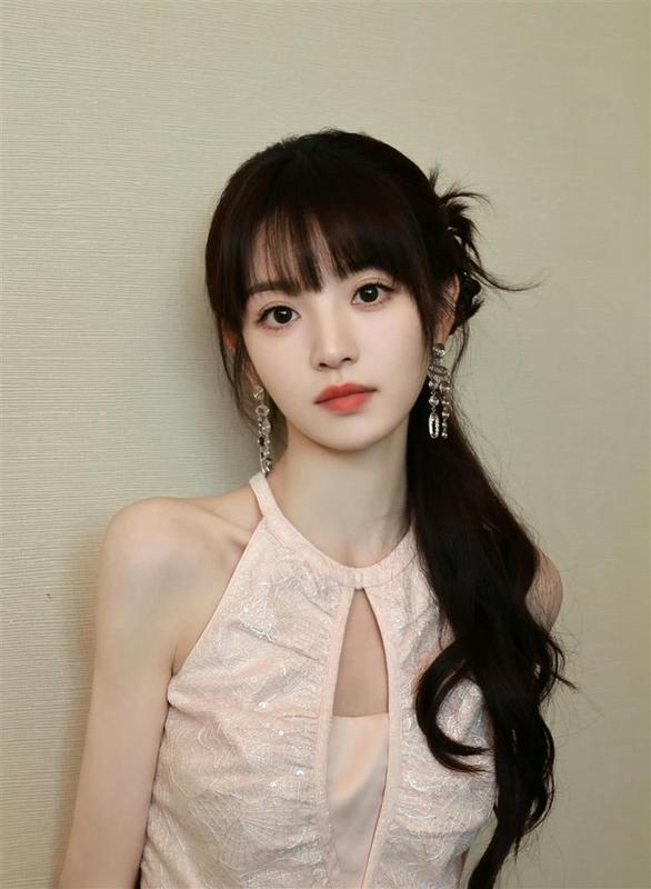  戏里甜到齁、戏外冷如冰：这对顶流CP被资本裹挟的爱情太让人心疼 情感心理