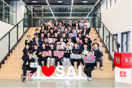  从算力中心到AI摇篮：杨元庆2亿捐赠背后的技术布局与交大产学研升级路径 IT技术