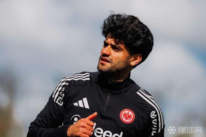  三十而立的绿茵漂泊者：达胡德告别法兰克福背后的职业足球人生况味 体育新闻