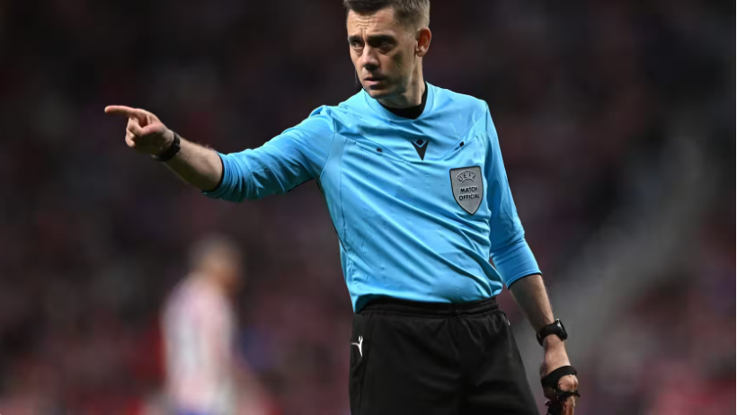  【战术复盘】三次VAR干预如何重塑马德里之夜：巴萨出局背后的判罚逻辑 体育新闻