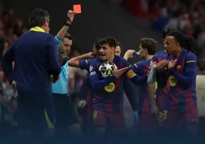  【战术复盘】三次VAR干预如何重塑马德里之夜：巴萨出局背后的判罚逻辑 体育新闻