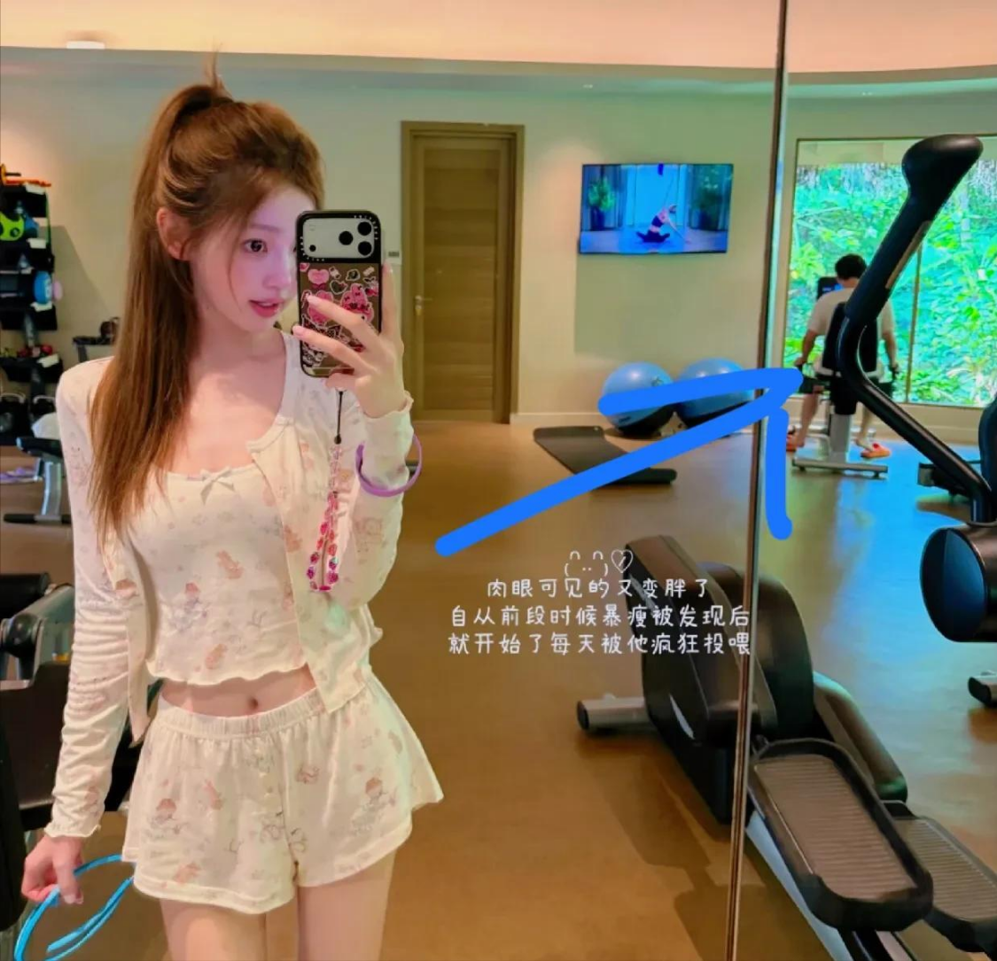  王思聪韩国偶遇事件：网红审美逻辑与社交传播机制深度解析 娱乐新闻