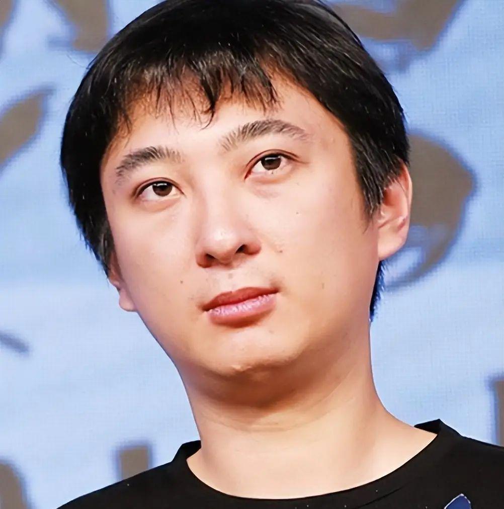  王思聪韩国偶遇事件：网红审美逻辑与社交传播机制深度解析 娱乐新闻