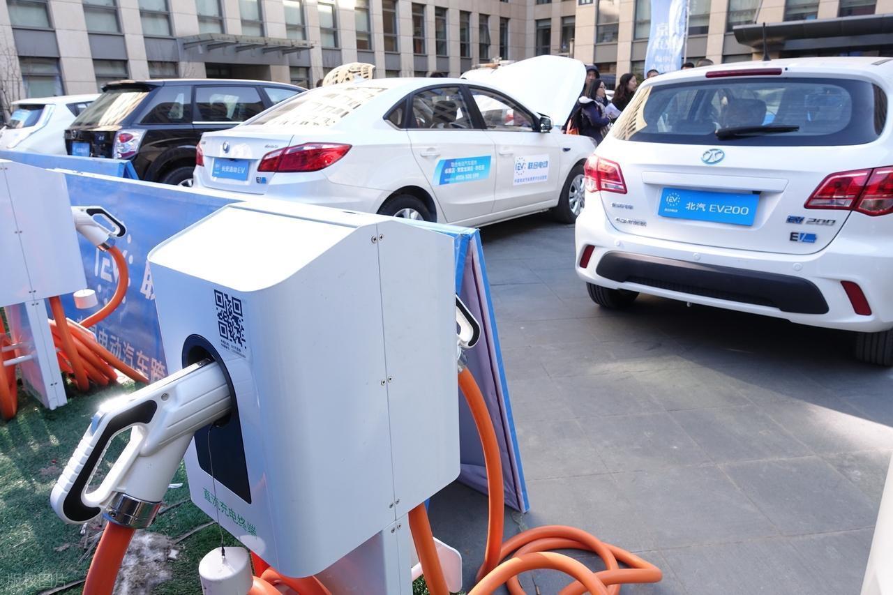  【深度拆解】购置税减半·需求透支·补贴退坡：三维视角解析新能源车市销量困局 汽车科技